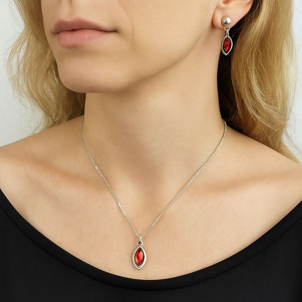Ensemble Collier & Boucles d’Oreilles Cristal Rouge – Élégance Passionnée